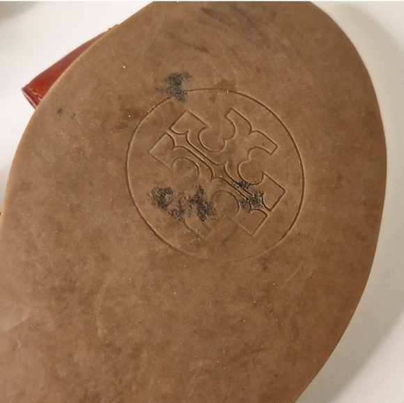 Tory Burch Fletcher Rust Red Flat Sandal Shoe Rare Find found mostly in wedge - Picture 9 of 11